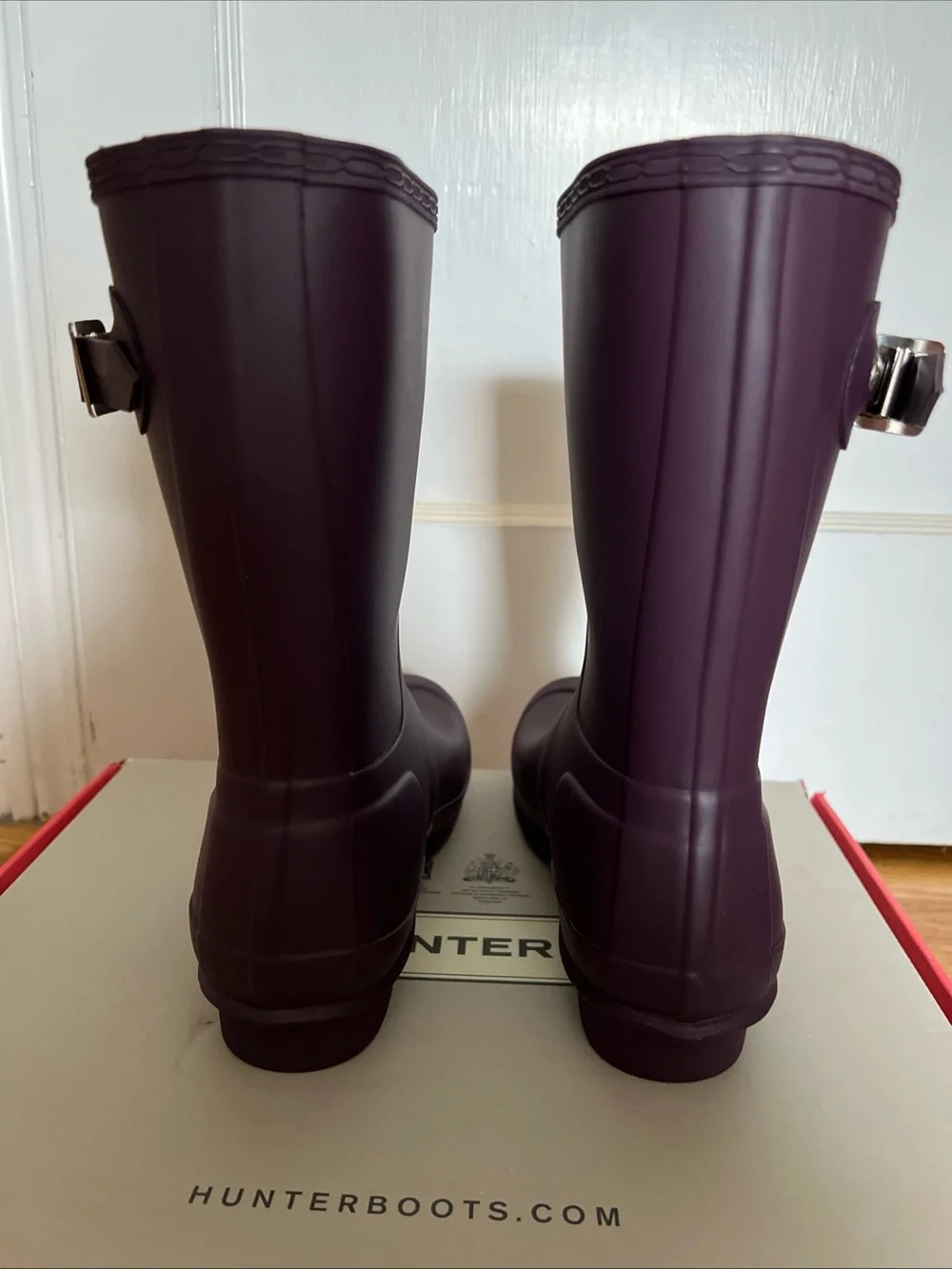 Hunter Boots Short Womens Black Grape Size 6
